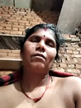 Hot di97 online show from 02-12-26, 07:53