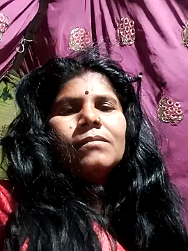 Hot di97 online show from 02-22-26, 09:46