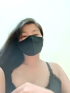 Snapshot of Lyly-68688 chatting on 04-15-26, 02:35 Lyly-68688 online show from 04-15-26, 02:35