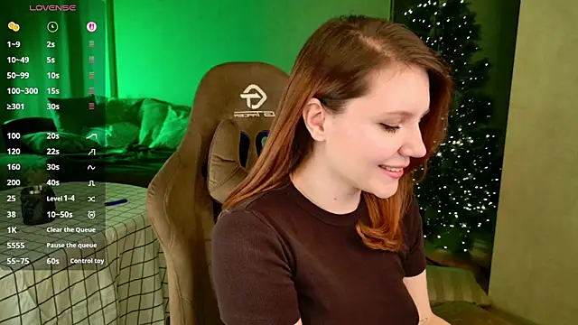 Snapshot of YouHoldMe chatting on 02-14-26, 04:26 YouHoldMe online show from 02-14-26, 04:26