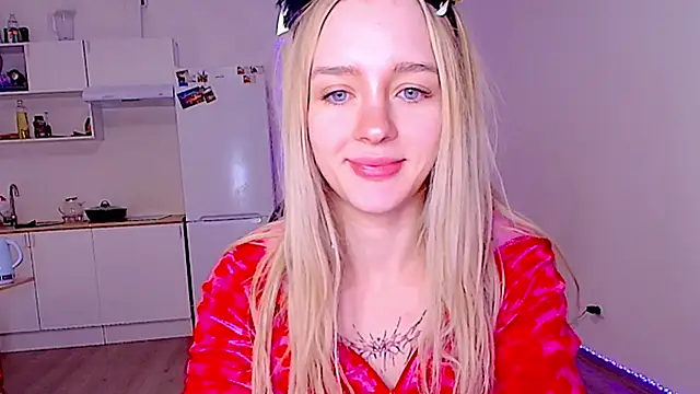 sailormoon666  online show from 02-18-26, 02:18