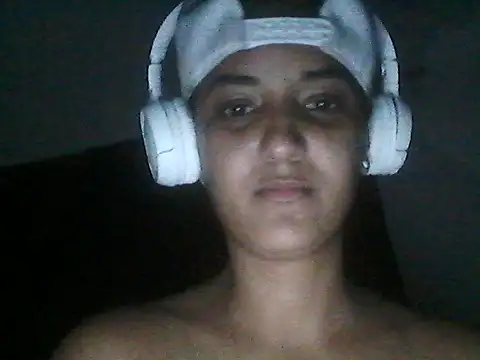 Camilita2112 online show from 01-12-26, 04:39