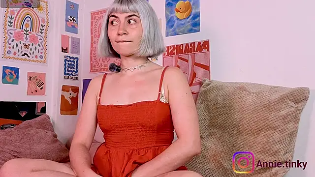 Snapshot of annieTinky0 chatting on 02-17-26, 11:33 annieTinky0 online show from 02-17-26, 11:33