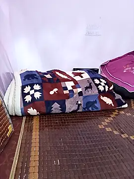 Phoebe-e online show from 04-15-26, 11:49