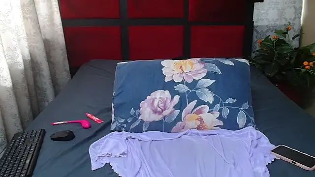 Snapshot of EbonySexySlim chatting on 02-25-26, 06:12 EbonySexySlim online show from 02-25-26, 06:12