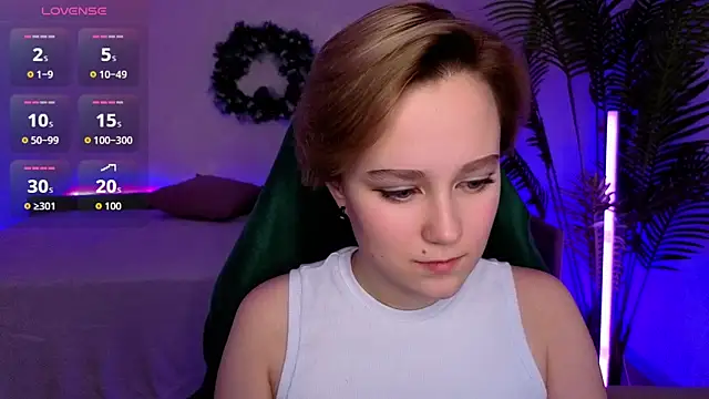 Snapshot of Ellie_Heavenly chatting on 01-18-26, 08:29 Ellie Heavenly online show from 01-18-26, 08:29