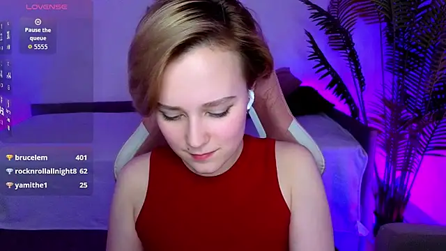 Snapshot of Ellie_Heavenly chatting on 02-01-26, 07:18 Ellie Heavenly online show from 02-01-26, 07:18