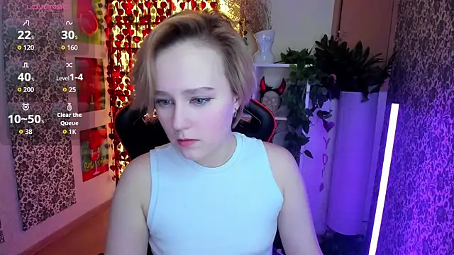 Snapshot of Ellie_Heavenly chatting on 02-18-26, 08:54 Ellie Heavenly online show from 02-18-26, 08:54