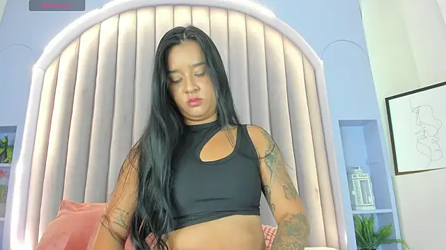 ChloeeMiller   online show from 02-12-26, 11:49