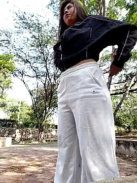 ThamaraGen  online show from 02-26-26, 01:54