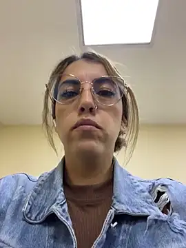 Paulinaa bella online show from 02-25-26, 11:47