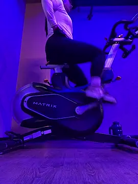 Snapshot of Pretty__Milf chatting on 03-03-26, 03:07 Pretty Milf online show from 03-03-26, 03:07