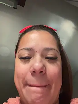 Snapshot of Pretty__Milf chatting on 03-07-26, 09:17 Pretty Milf online show from 03-07-26, 09:17