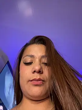 Snapshot of Pretty__Milf chatting on 03-10-26, 01:05 Pretty Milf online show from 03-10-26, 01:05