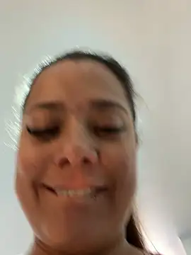 Snapshot of Pretty__Milf chatting on 03-29-26, 04:07 Pretty Milf online show from 03-29-26, 04:07