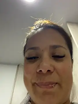 Snapshot of Pretty__Milf chatting on 03-31-26, 10:43 Pretty Milf online show from 03-31-26, 10:43