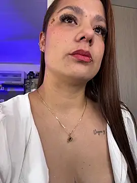 Snapshot of Pretty__Milf chatting on 04-07-26, 02:17 Pretty Milf online show from 04-07-26, 02:17