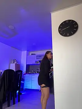 Snapshot of Pretty__Milf chatting on 04-08-26, 01:33 Pretty Milf online show from 04-08-26, 01:33