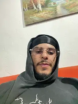 liyamjunior online show from 02-11-26, 04:39