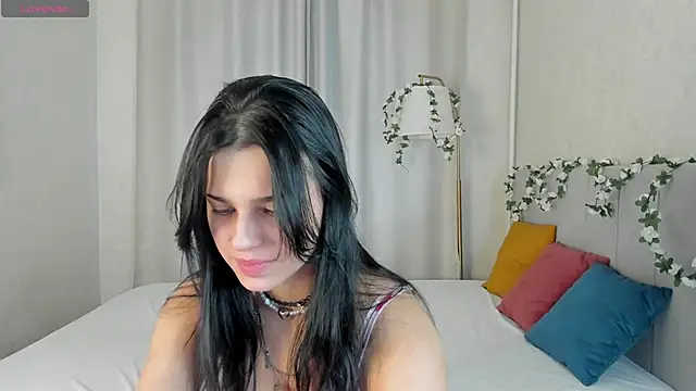 Snapshot of Leslie_Wholsh chatting on 02-12-26, 02:28 Leslie Wholsh online show from 02-12-26, 02:28