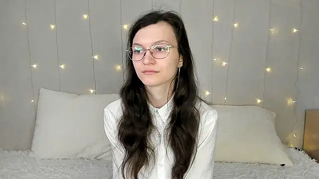 ThoraMarola online show from 02-20-26, 04:42