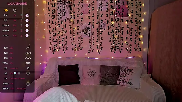 Lina Blossom online show from 01-15-26, 08:19