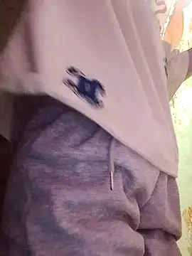 Snapshot of Hin-ni chatting on 02-19-26, 04:03 Hin-ni online show from 02-19-26, 04:03