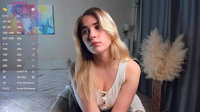 LuanaFincel online show from 02-01-26, 01:04