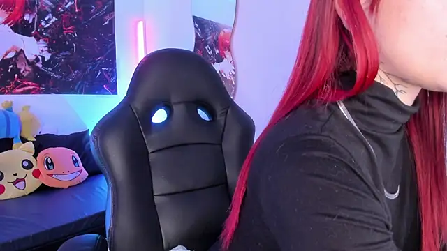 Snapshot of zara_rouxx chatting on 01-16-26, 07:51 zara rouxx online show from 01-16-26, 07:51