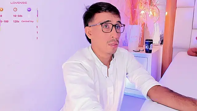 Snapshot of Mr_aronnn_ chatting on 02-07-26, 01:31 Mr aronnn online show from 02-07-26, 01:31