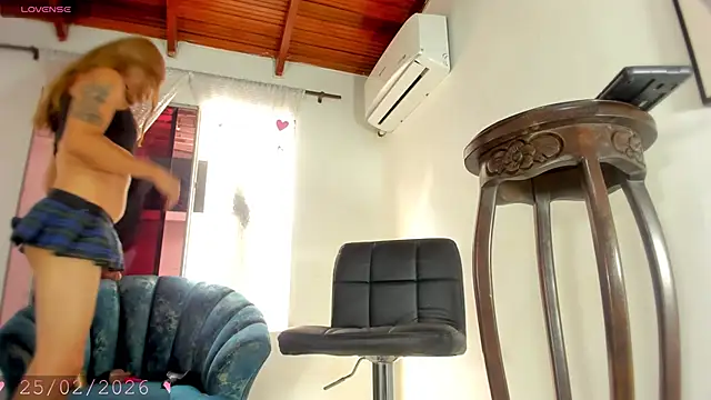 Snapshot of dulce_y_Jhoselin chatting on 02-25-26, 08:29 dulce y Jhoselin online show from 02-25-26, 08:29