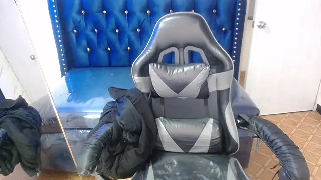 Snapshot of Candy_Rose_v chatting on 02-27-26, 01:11 Candy Rose v online show from 02-27-26, 01:11