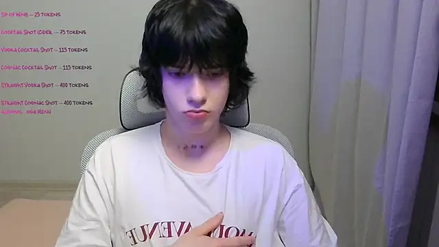 Snapshot of LeonBoykisser chatting on 02-04-26, 04:46 LeonBoykisser online show from 02-04-26, 04:46