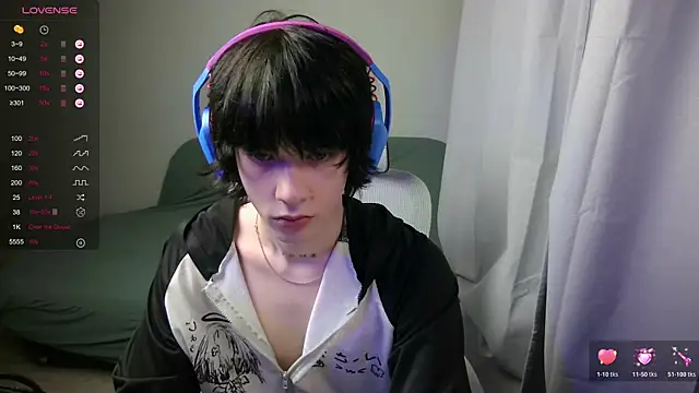 Snapshot of LeonBoykisser chatting on 02-07-26, 12:09 LeonBoykisser online show from 02-07-26, 12:09