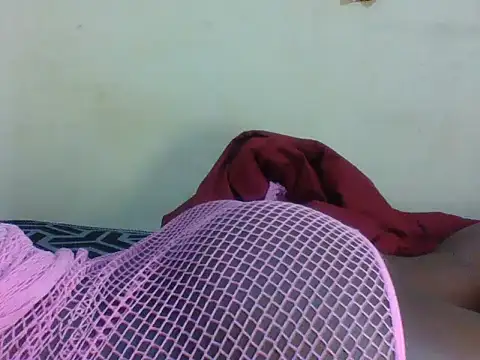 Snapshot of Ucliu113 chatting on 02-17-26, 10:05 Ucliu113 online show from 02-17-26, 10:05