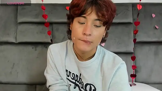 Snapshot of Liam_Grant chatting on 02-11-26, 07:08 Liam Grant online show from 02-11-26, 07:08