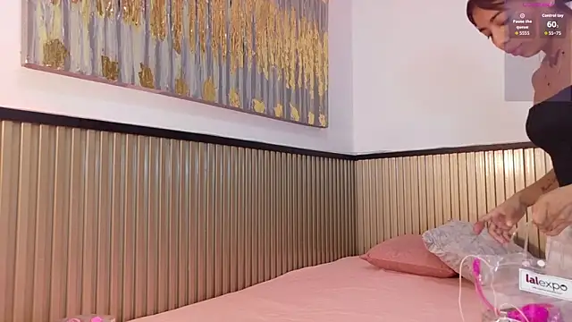 Snapshot of Scarlet_Vixen_ chatting on 02-25-26, 01:10 Scarlet Vixen online show from 02-25-26, 01:10