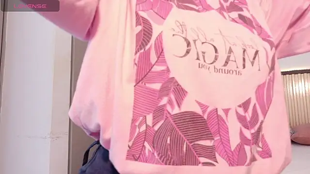 Snapshot of Scarlet_Vixen_ chatting on 03-03-26, 01:28 Scarlet Vixen online show from 03-03-26, 01:28