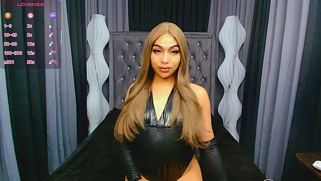 Snapshot of Clea_Moore chatting on 02-11-26, 03:06 Clea Moore online show from 02-11-26, 03:06