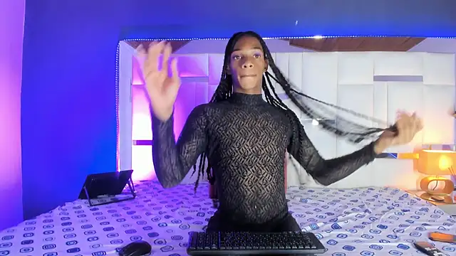 Hilaryguzman online show from 01-15-26, 01:59