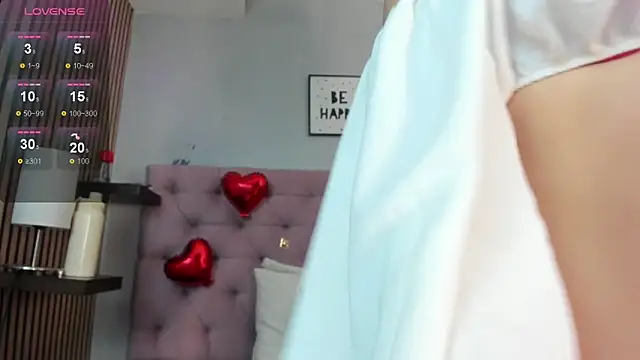 Snapshot of amber__moon1 chatting on 02-14-26, 07:10 amber moon1 online show from 02-14-26, 07:10