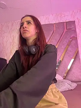 elodie rouge online show from 04-07-26, 12:16