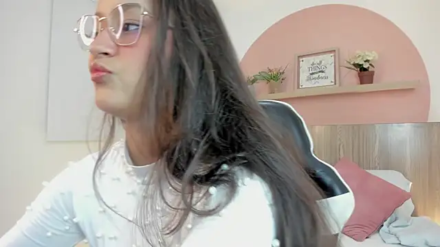 Snapshot of ivette_swan chatting on 02-01-26, 02:21 ivette swan online show from 02-01-26, 02:21