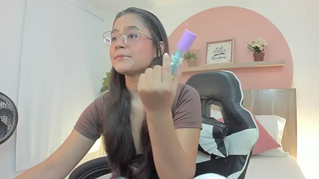 Snapshot of ivette_swan chatting on 02-11-26, 07:30 ivette swan online show from 02-11-26, 07:30