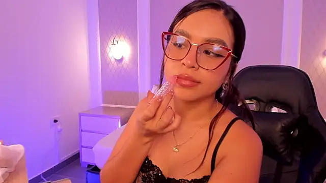 Snapshot of rubby_grundy chatting on 02-11-26, 11:32 rubby grundy online show from 02-11-26, 11:32