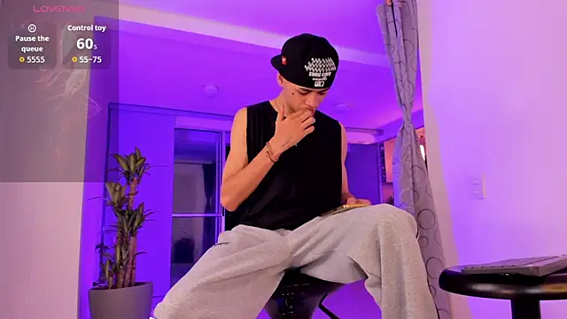 Snapshot of LennerCollins_ chatting on 04-05-26, 03:47 LennerCollins online show from 04-05-26, 03:47