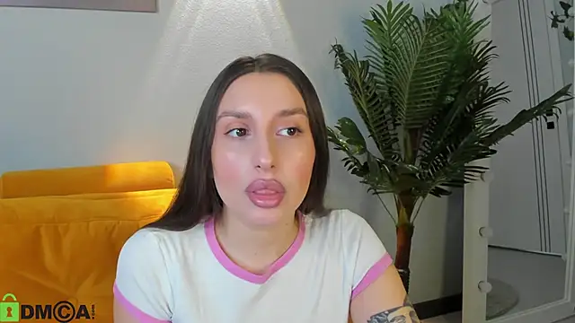 Snapshot of Celine_Coello chatting on 02-04-26, 04:07 Celine Coello online show from 02-04-26, 04:07