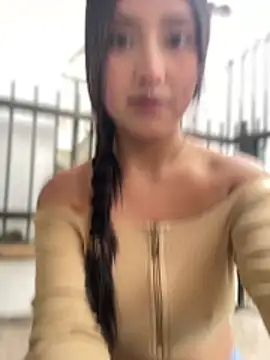 StrawberryPink  online show from 04-09-26, 11:26