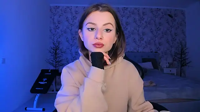 Snapshot of Hot_Molly5 chatting on 02-07-26, 06:55 Hot Molly5 online show from 02-07-26, 06:55