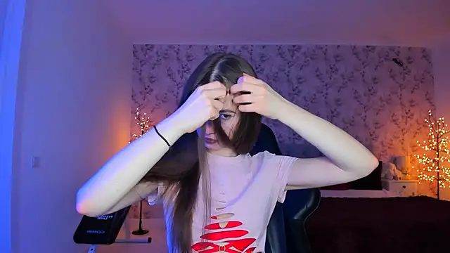 Hot Molly5 online show from 04-11-26, 06:45